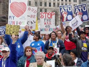 Ohio workers protesting against SB 5